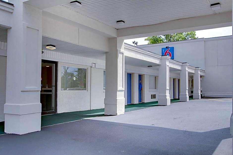 Motel 6 Richfield OH