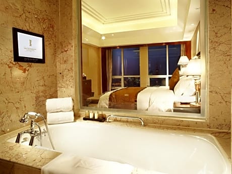 Superior Twin Room with Lake View