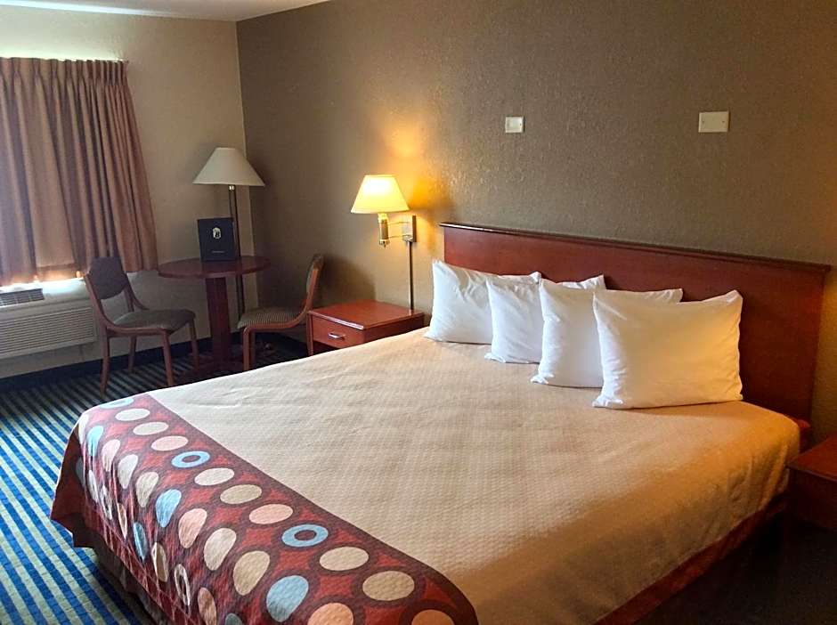 Super 8 by Wyndham Marshalltown