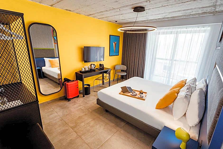 IKYK Hotel- IK Collection