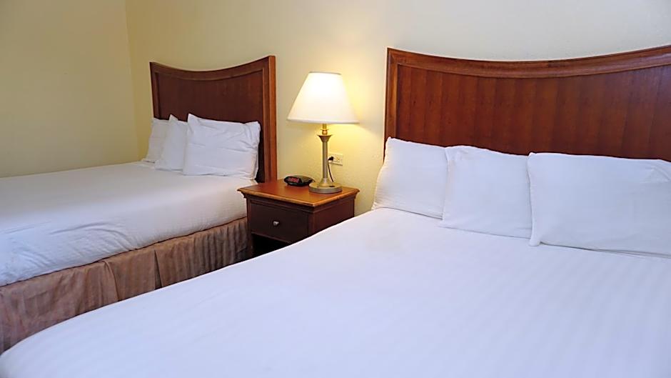 Baymont by Wyndham Arlington At Six Flags Dr