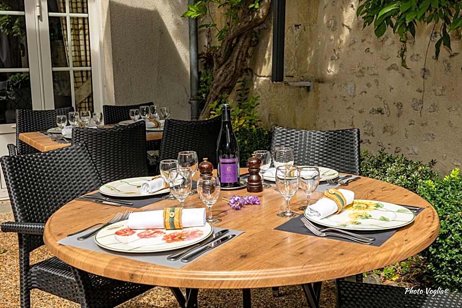 Logis Auberge Le Colombien - Hôtel et Restaurant