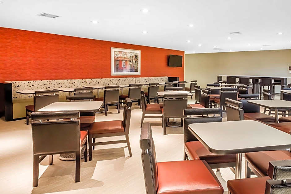 Comfort Inn & Suites near Stadium