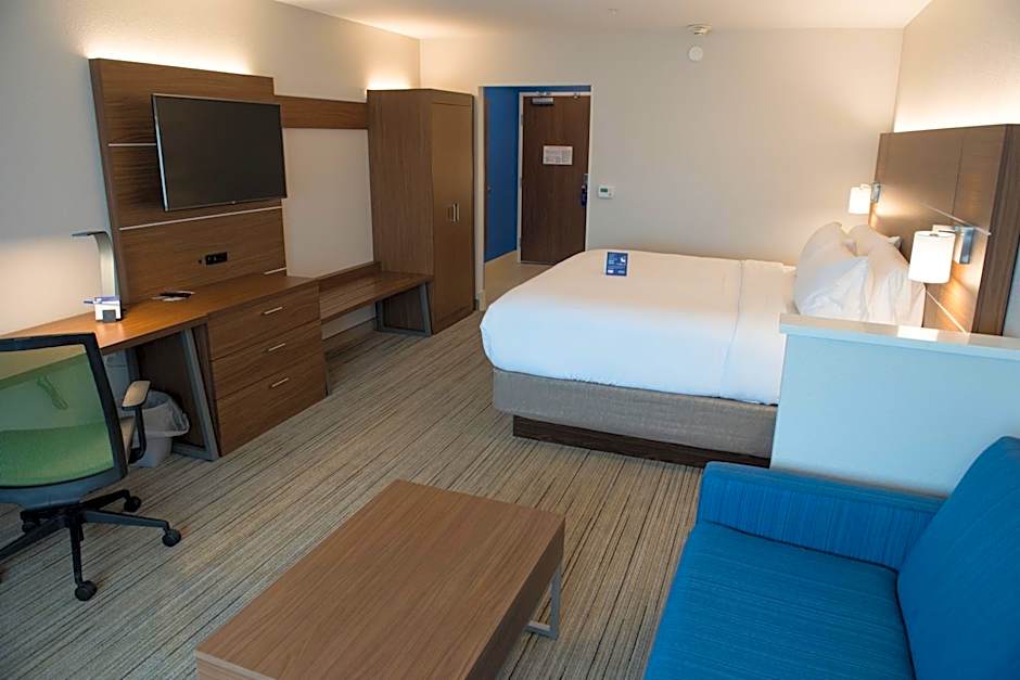 Holiday Inn Express And Suites Warsaw - E- Center By IHG