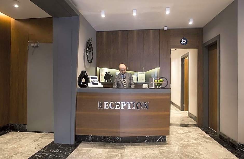 Zeniva Hotel 