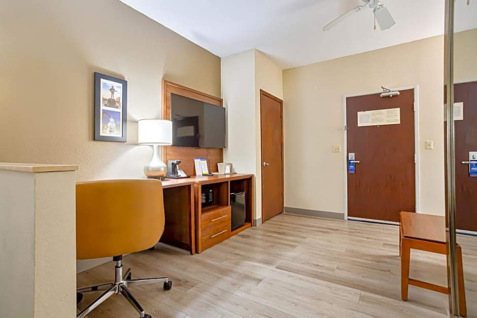 Comfort Inn & Suites Montgomery East Carmichael Rd