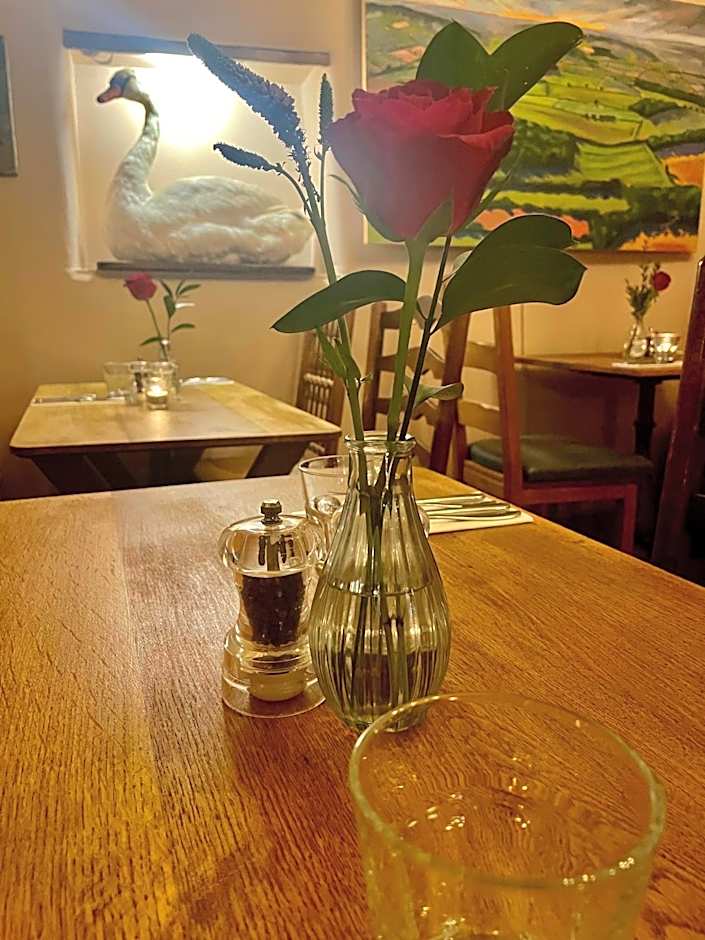 The Swan Inn Swinbrook