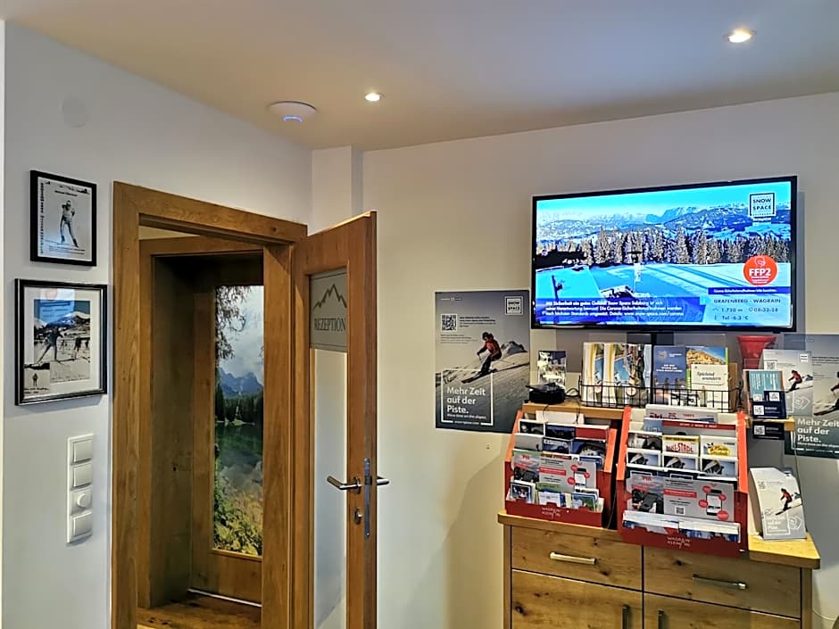 modern&renovated - Hotelpension Oberauer Wagrain