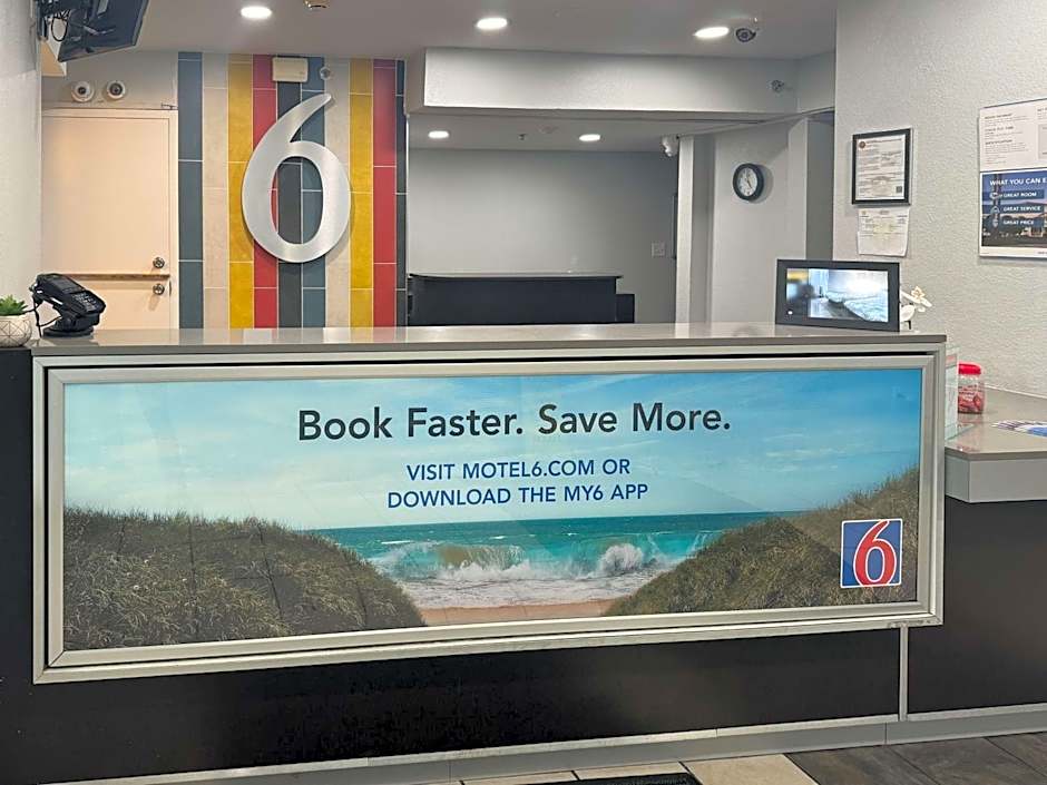 Motel 6-Bradenton, FL