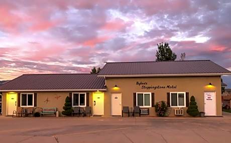 Bybee's Steppingstone Motel