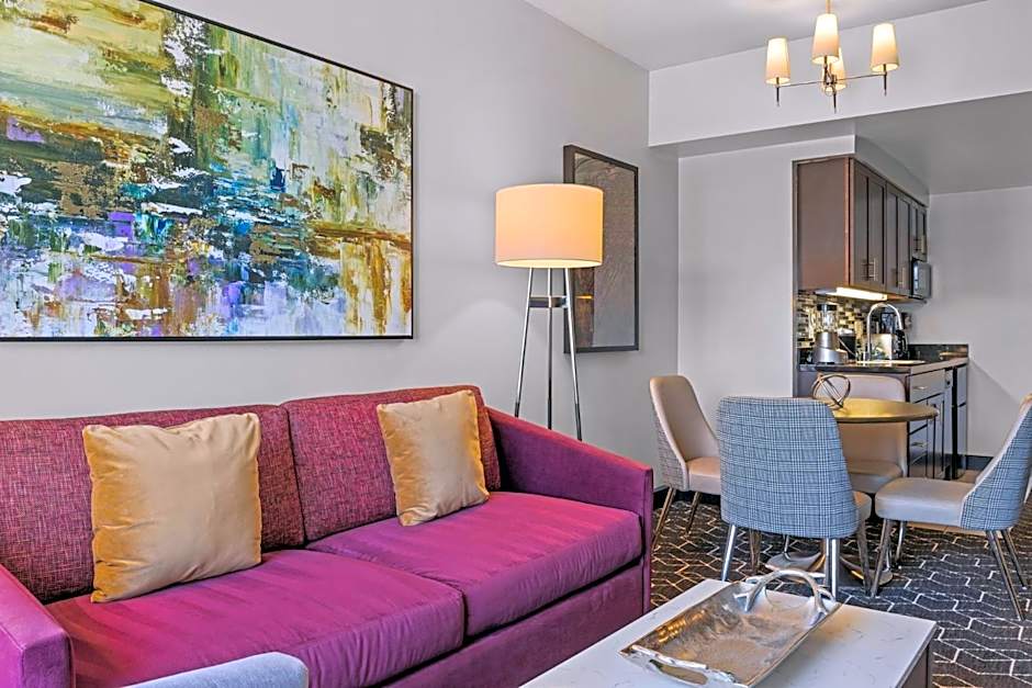 Deluxe Union Square Suites – San Francisco, CA