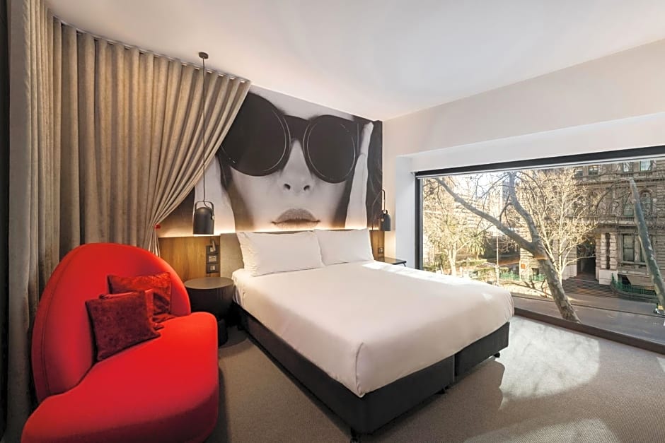 Hotel Indigo Melbourne on Flinders, an IHG Hotel