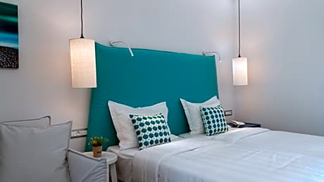 Double Room with Sharing Pool