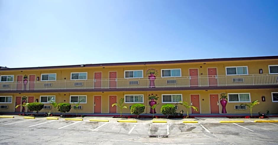 Los Angeles Inn & Suites LAX