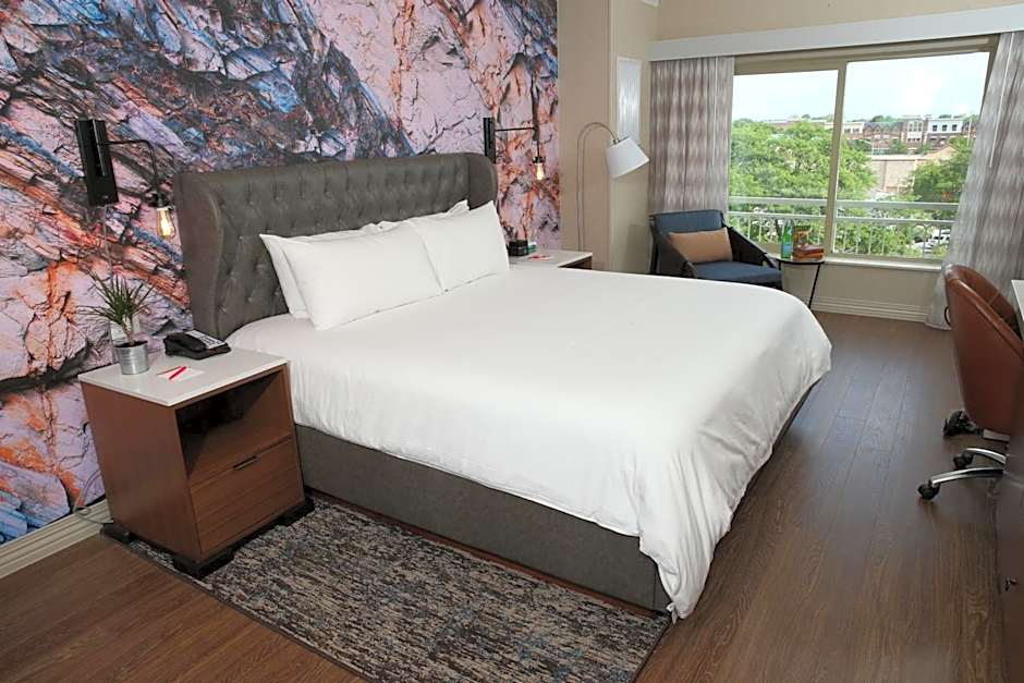 Hotel Indigo Naperville Riverwalk By IHG