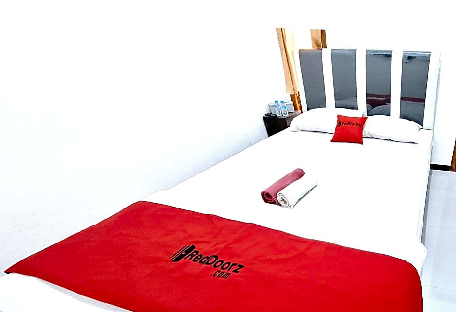 RedDoorz at Queen Asri Premium