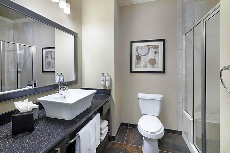 Best Western Premier Crown Chase Inn & Suites