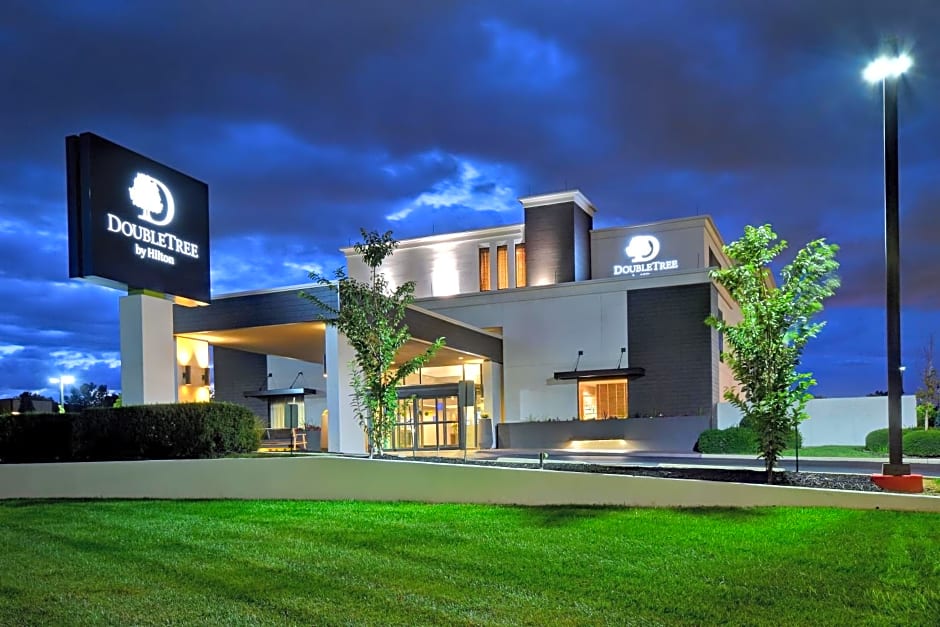 DoubleTree by Hilton St. Louis Airport, MO