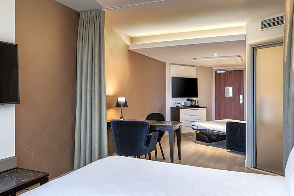 AC Hotel by Marriott Paris Porte Maillot