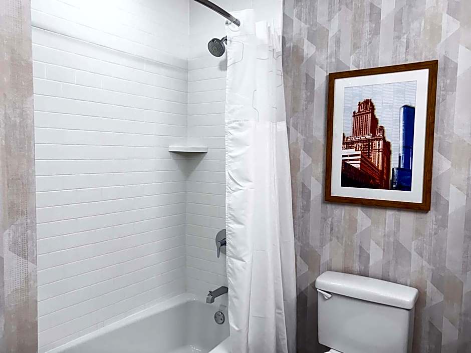 Hampton Inn & Suites Addison