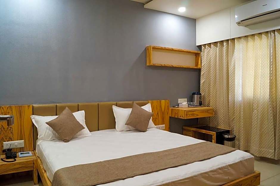 Hotel Midtown, Vadodara