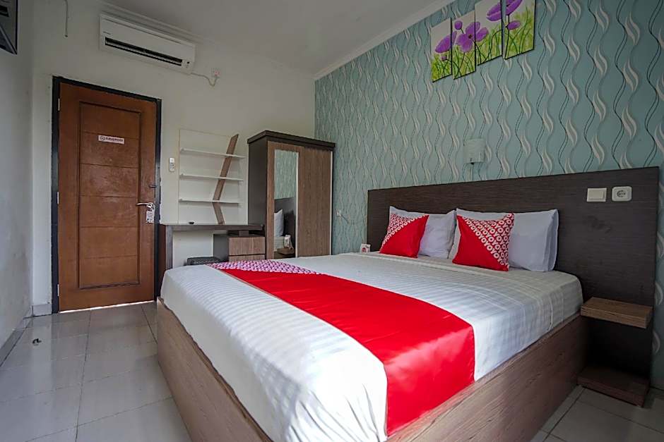 OYO 1266 Green Palm Kostel Syariah