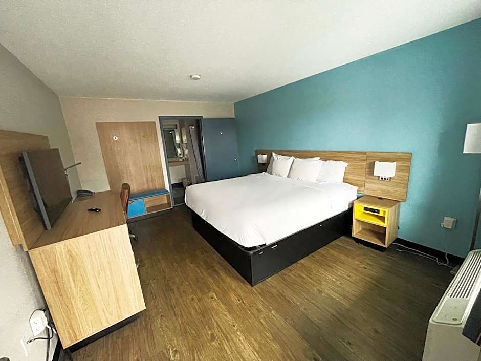 Days Inn by Wyndham Raleigh Glenwood-Crabtree