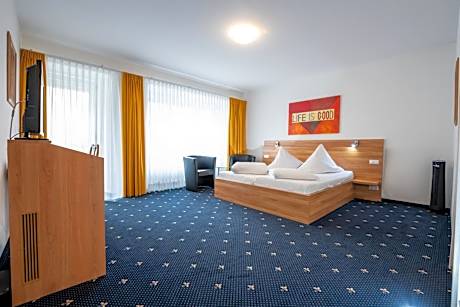Double Room with Balcony facing the Courtyard