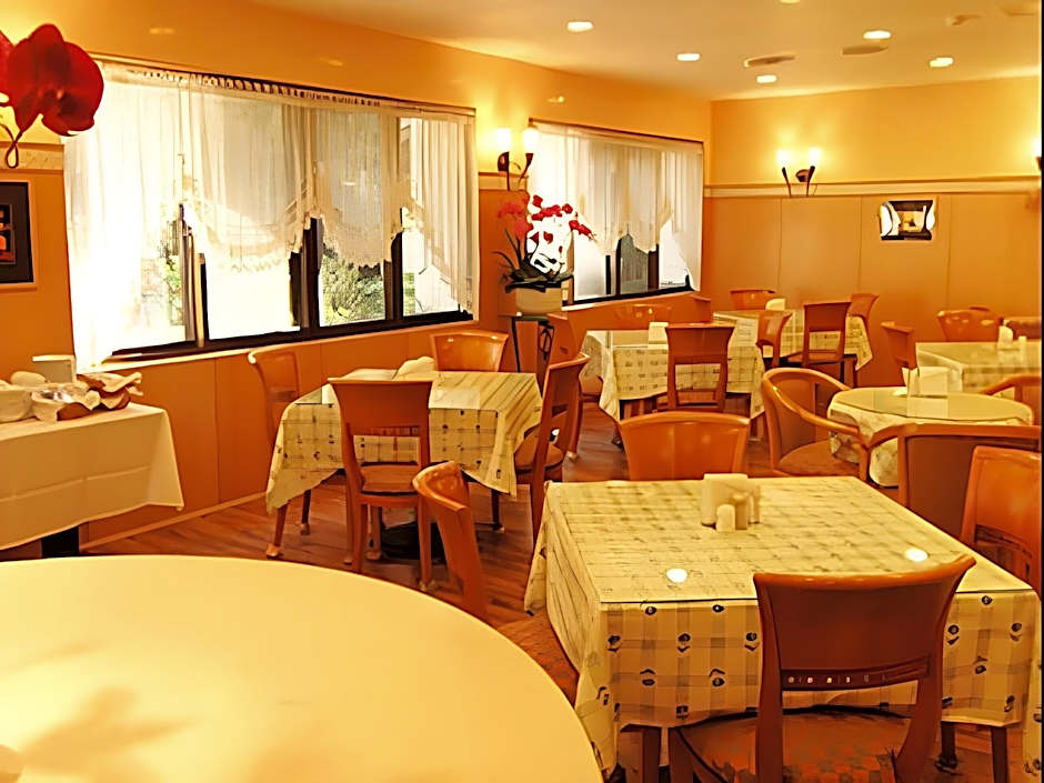 Ardi Hotel