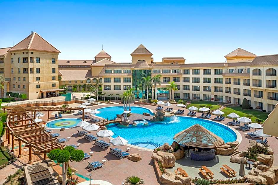 Hilton Pyramids Golf