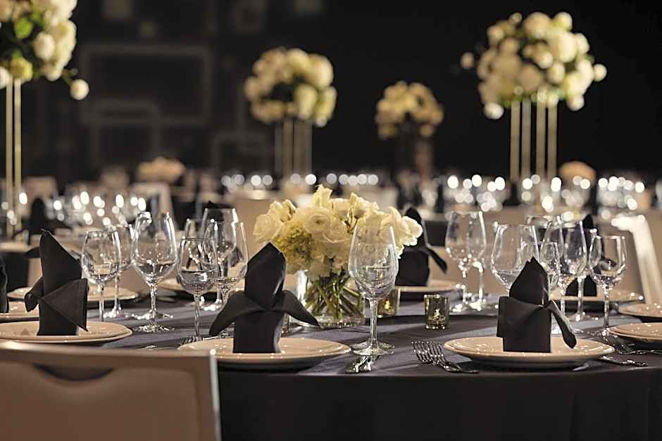 The Statler Dallas, Curio Collection By Hilton