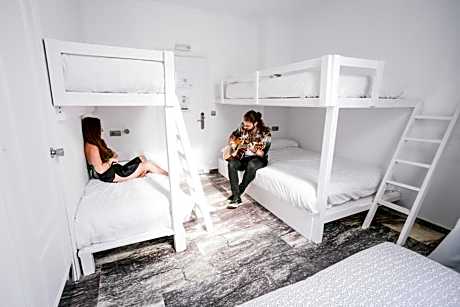 La Cocotera Boutique Hostel & Coworking