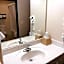 Shenandoah Inn & Suites