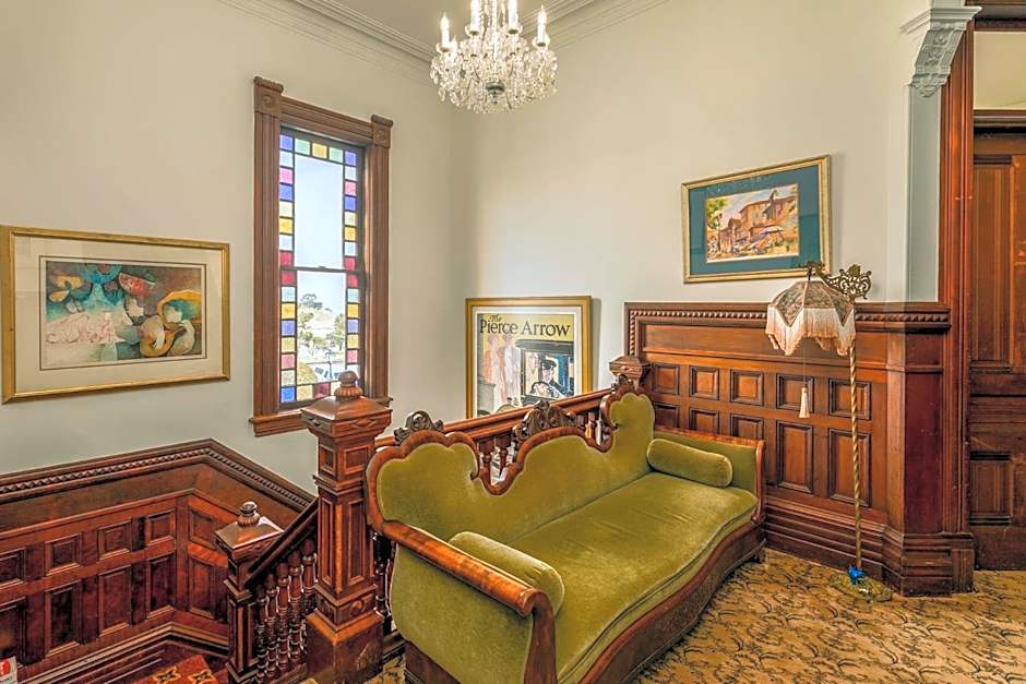 Pinc Lady Mansion