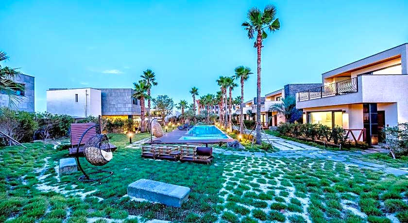 Arts Spa and Pool Villa