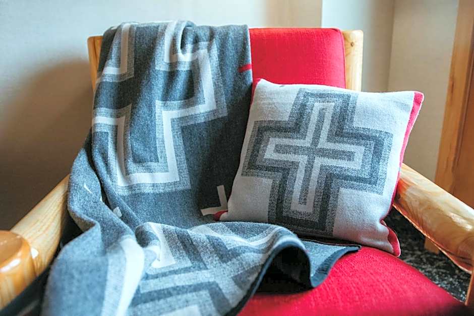 Brewsters Mountain Lodge