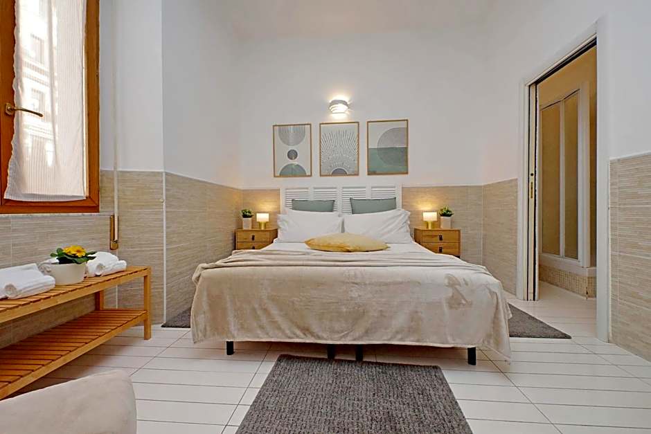 Opera Inn Suites - Rooms and Apartments