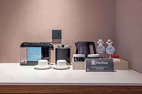 Premium King Room with Lake View