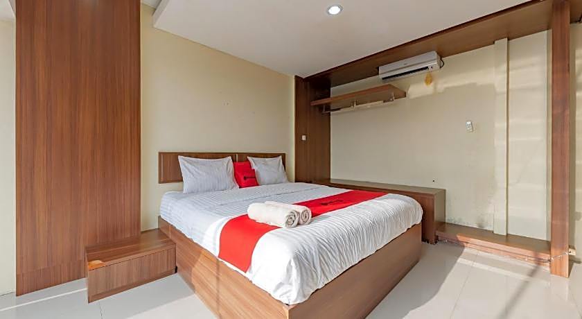 RedDoorz Syariah near Alun-Alun Pelabuhan Ratu