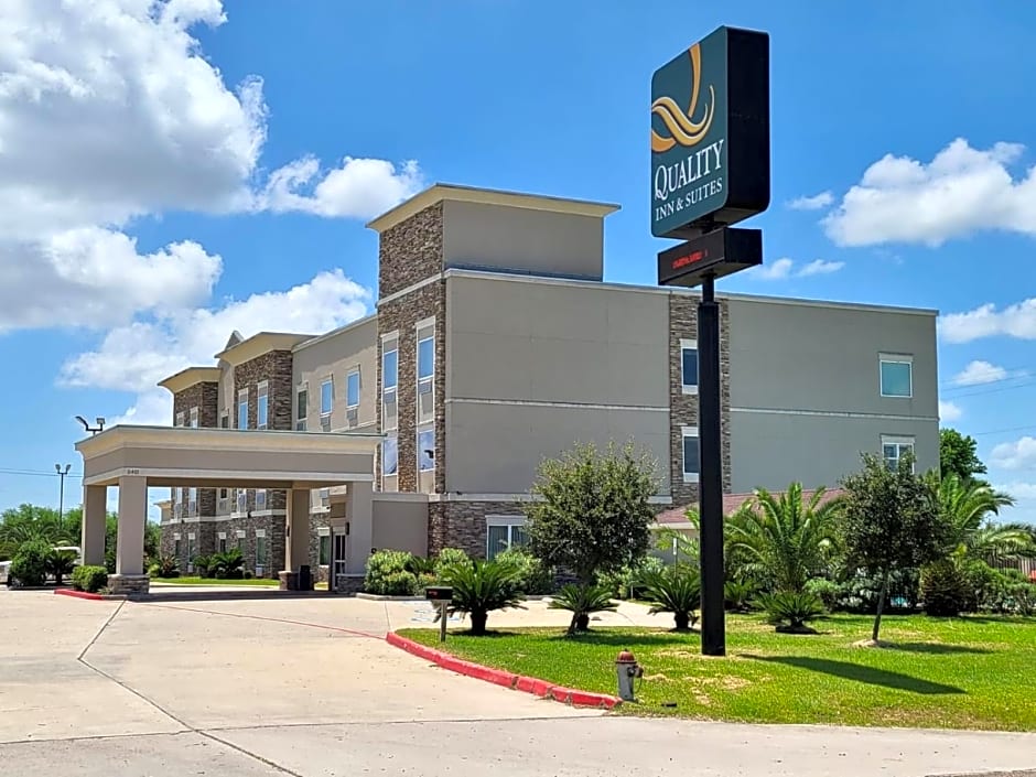 Quality Inn & Suites Victoria East