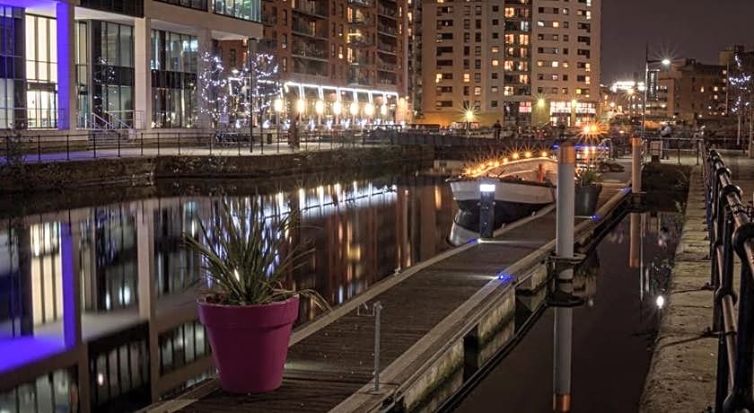 Deluxe City Centre Apt Balcony View Free Parking