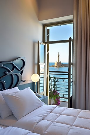 Deluxe Room with Sea view and balcony