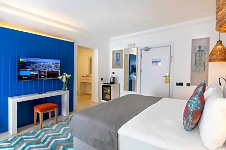 Premium Twin Room with Sofa Bed and Sea View - Accessible