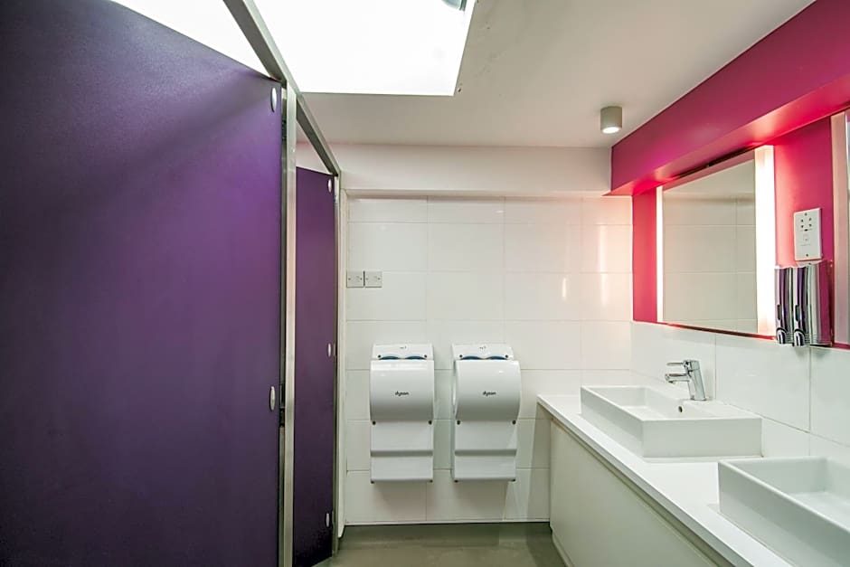 Safestay London Kensington Holland Park