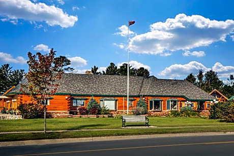 Cabins of Mackinac & Lodge