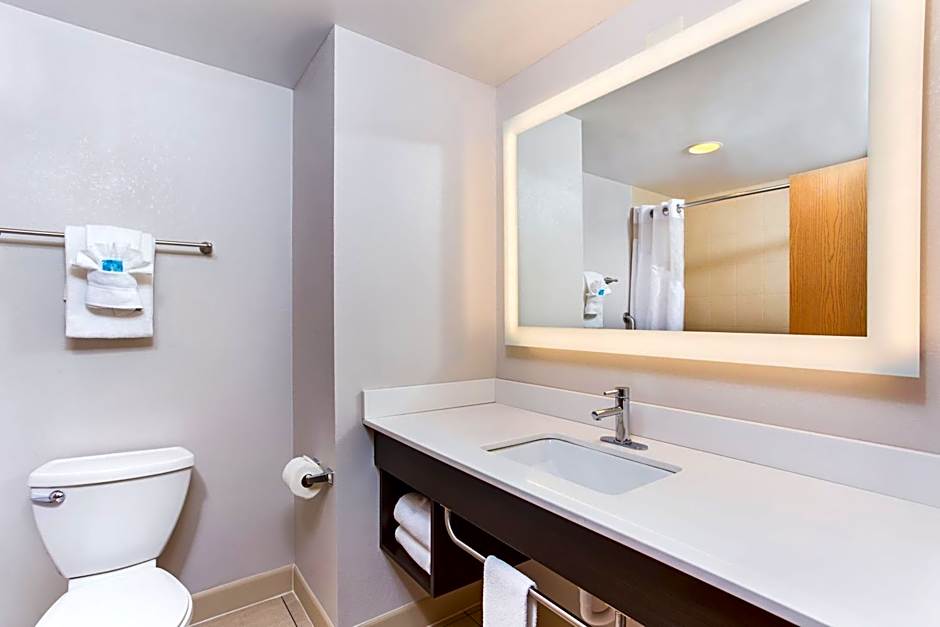 Holiday Inn Express & Suites Morristown By IHG