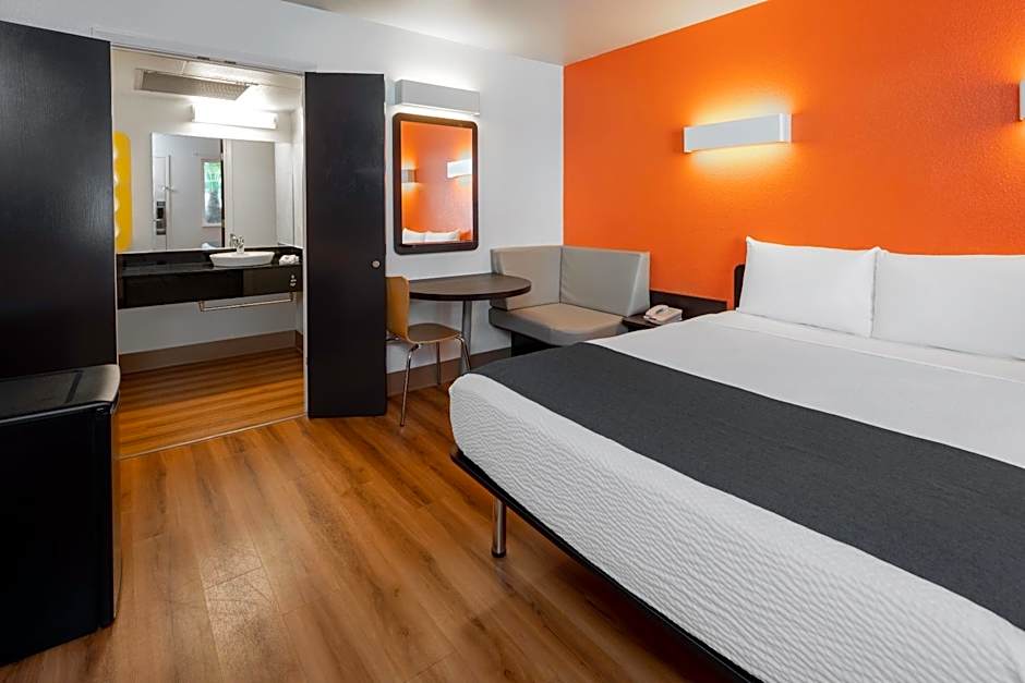 Studio 6 Suites Carpinteria, CA Santa Barbara South