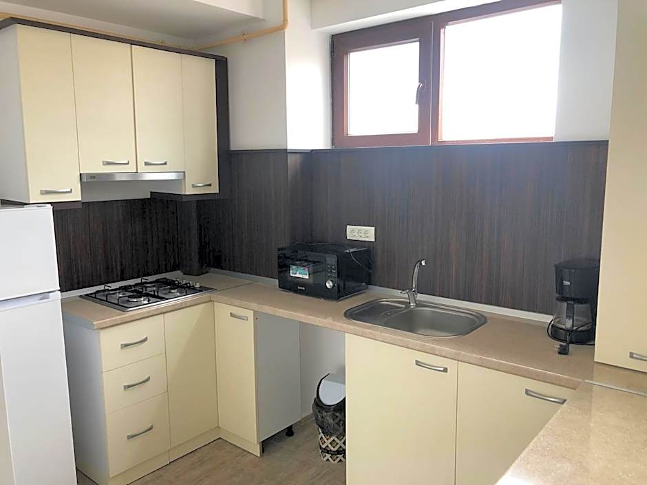 REYNA APART HOTEL