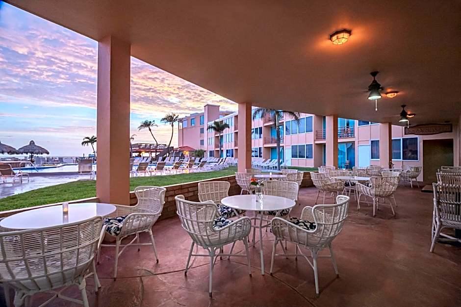 Dolphin Beach Resort – St. Petersburg, FL