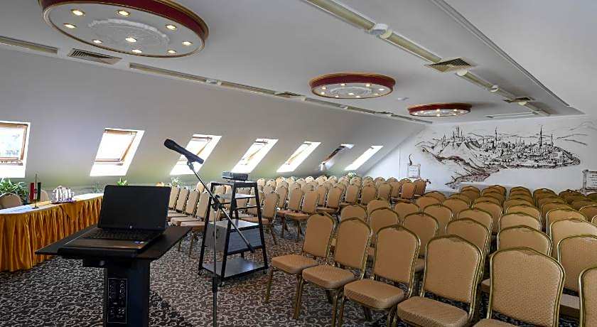 Hotel Korona Eger Wellness and Conference Hotel